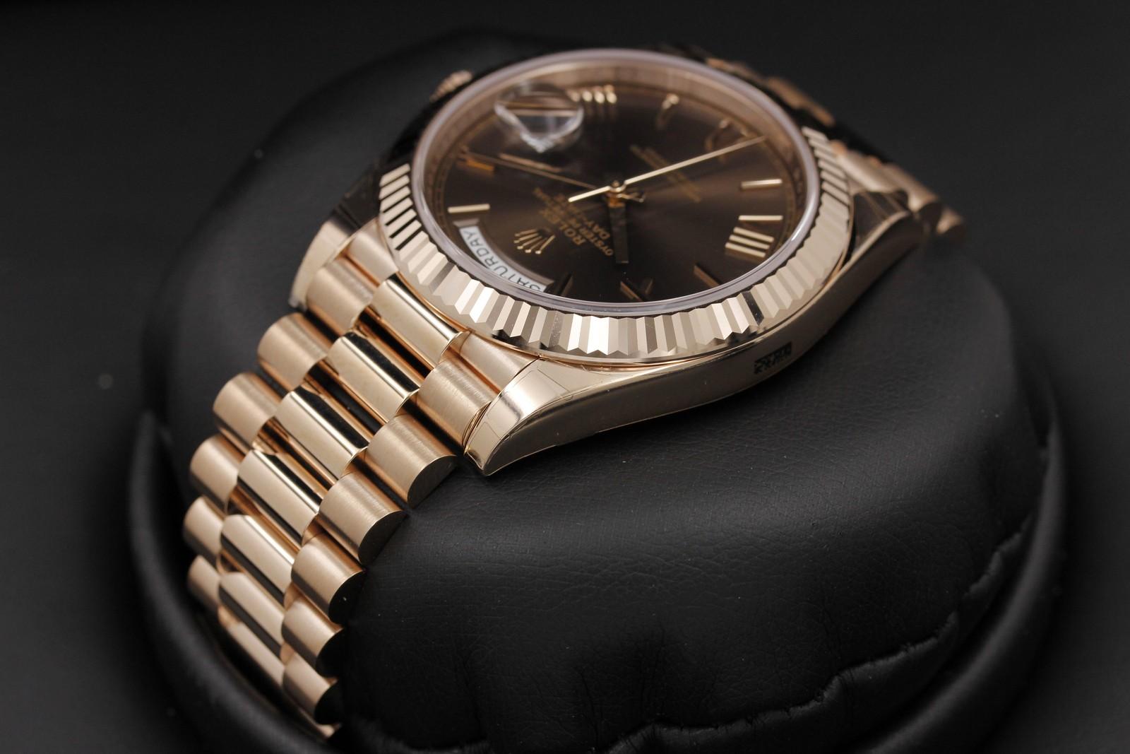 Watch Image 5