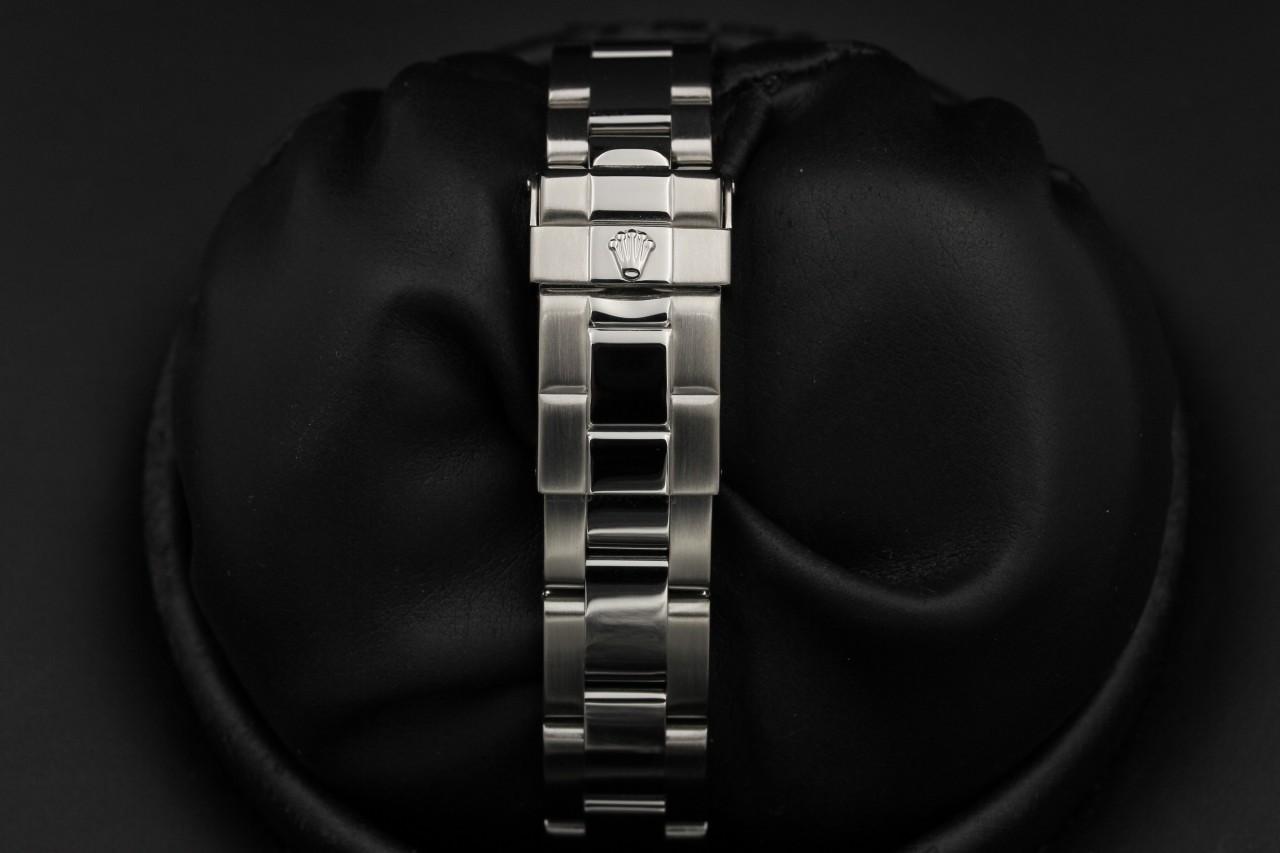 Watch Image 7