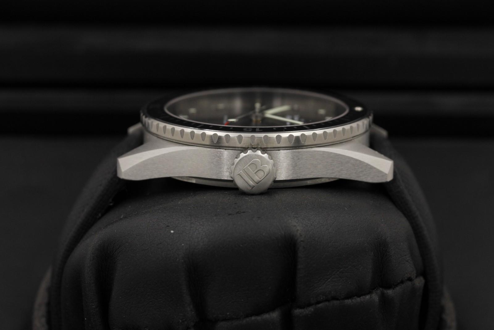 Watch Image 3