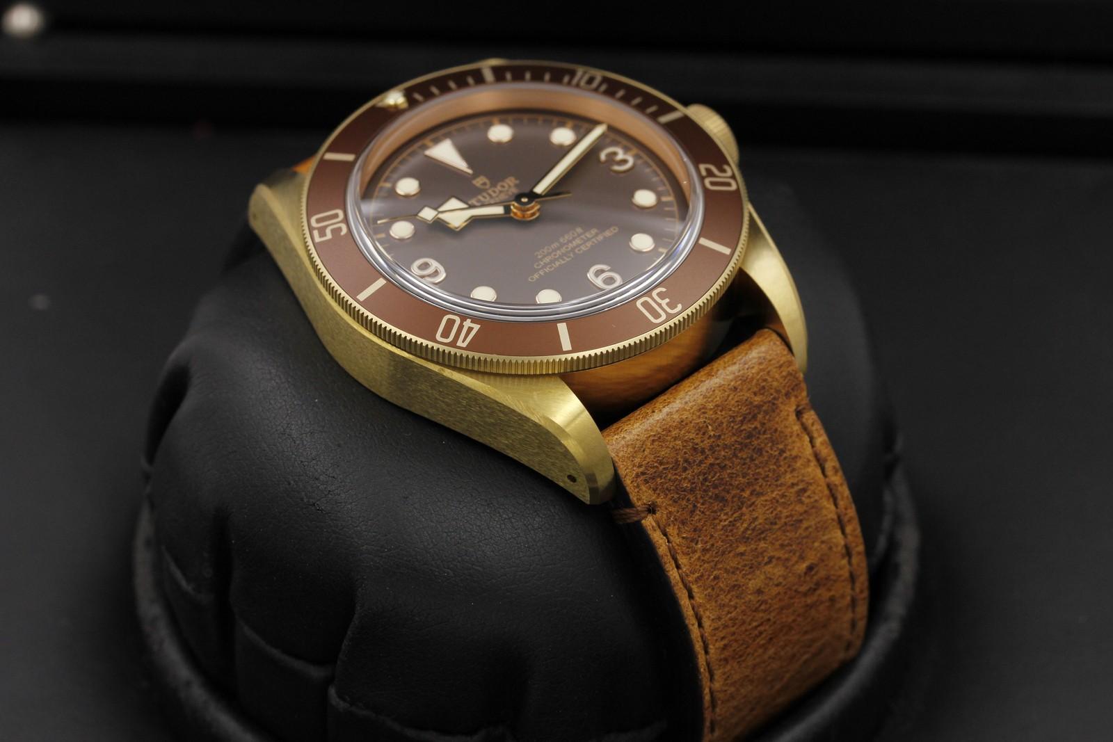 Watch Image 5