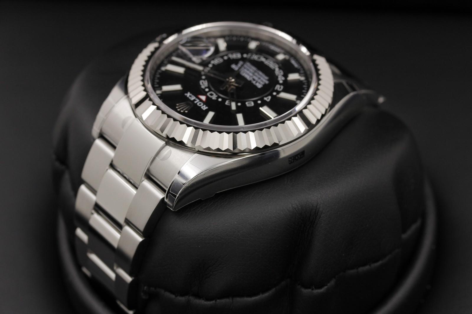 Watch Image 5