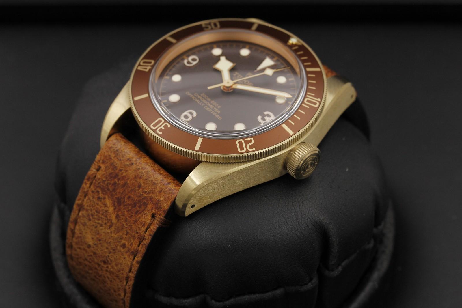 Watch Image 2