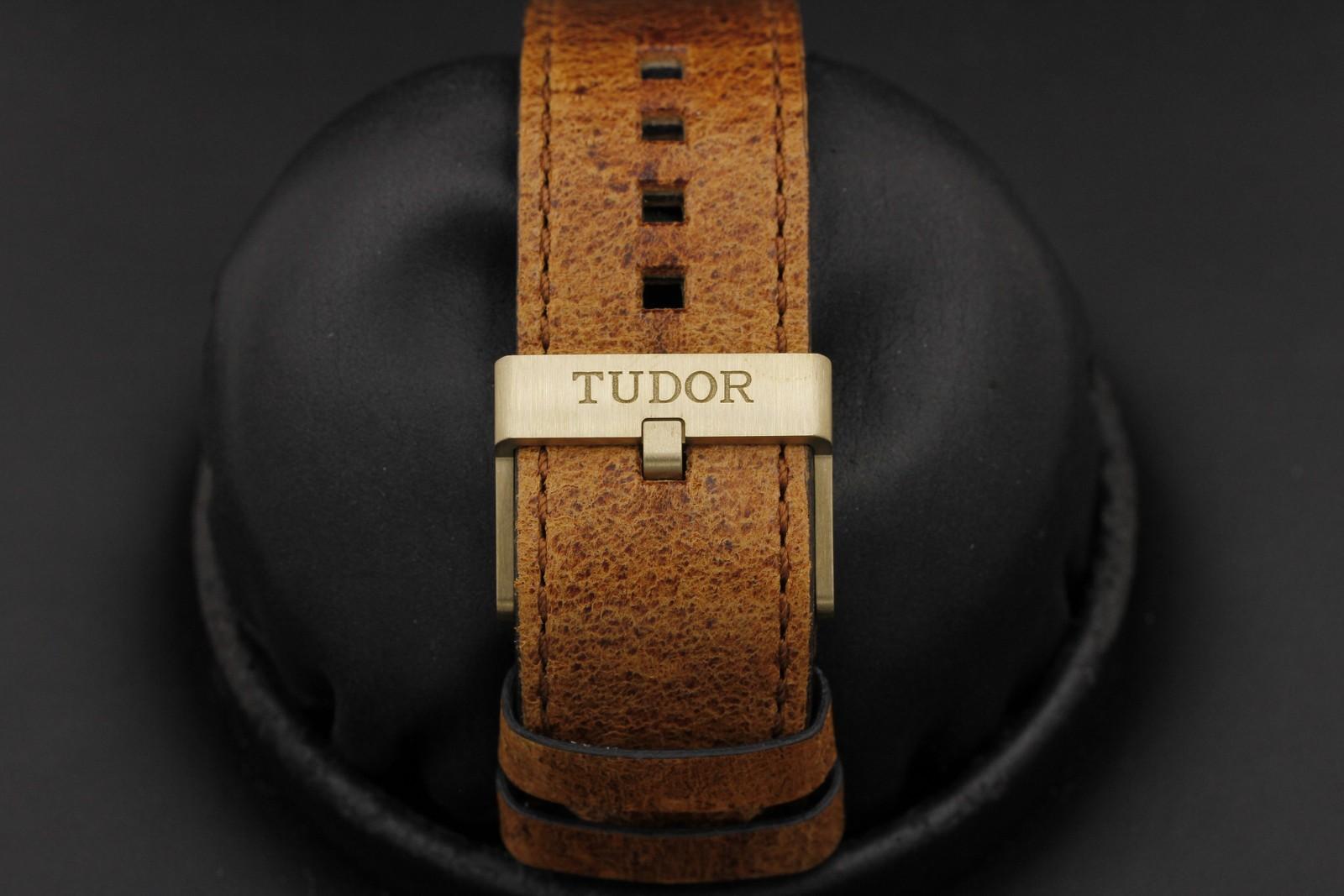 Watch Image 6