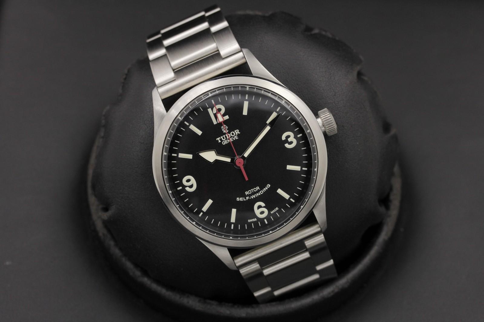 Watch Image 9