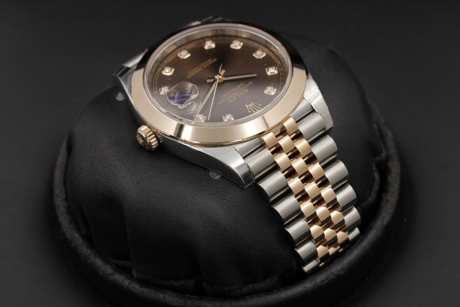 Watch Image 4