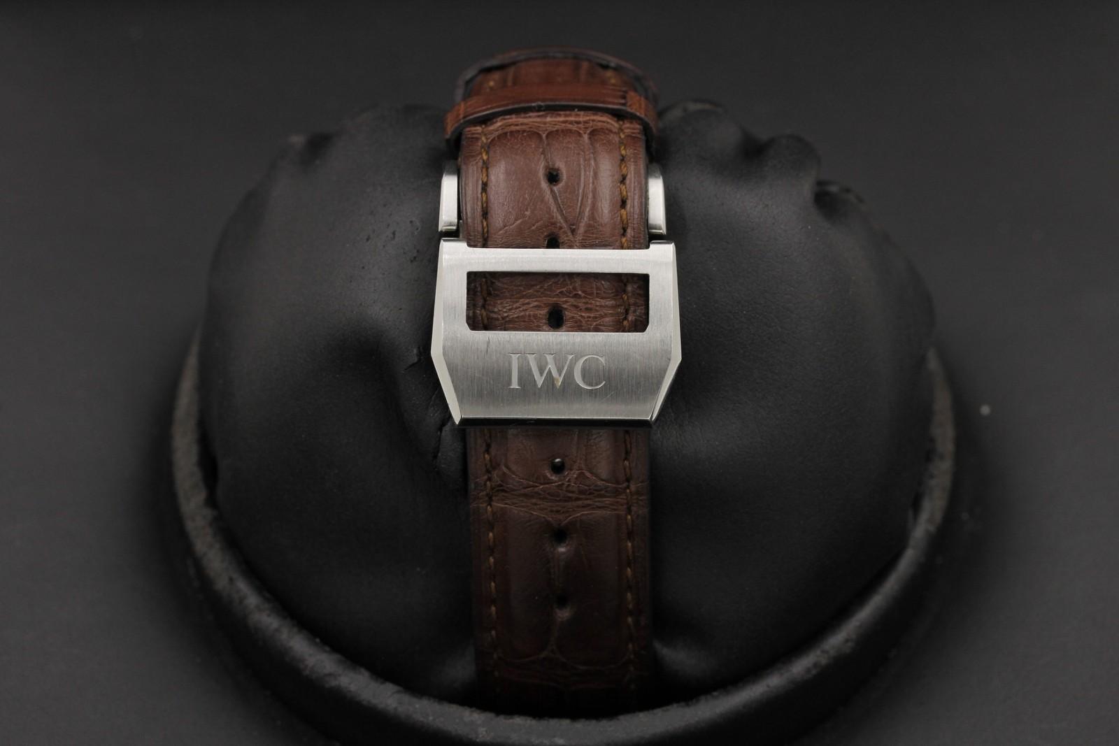 Watch Image 7