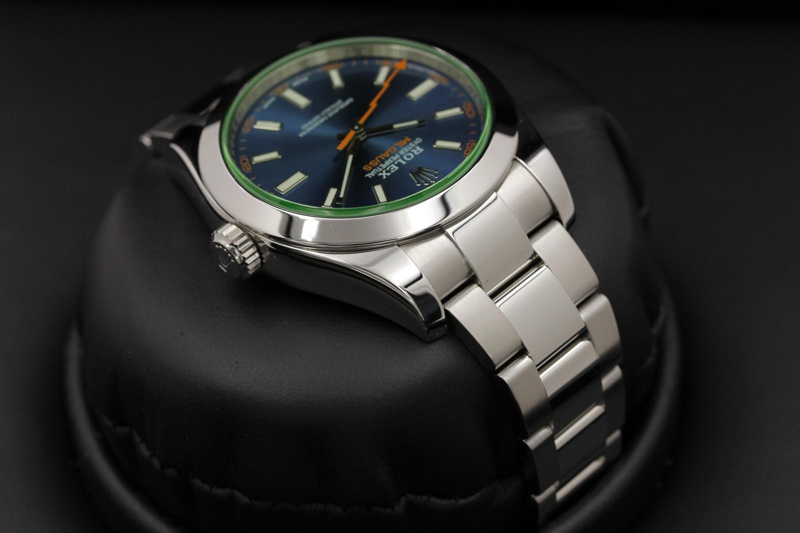 Watch Image 4