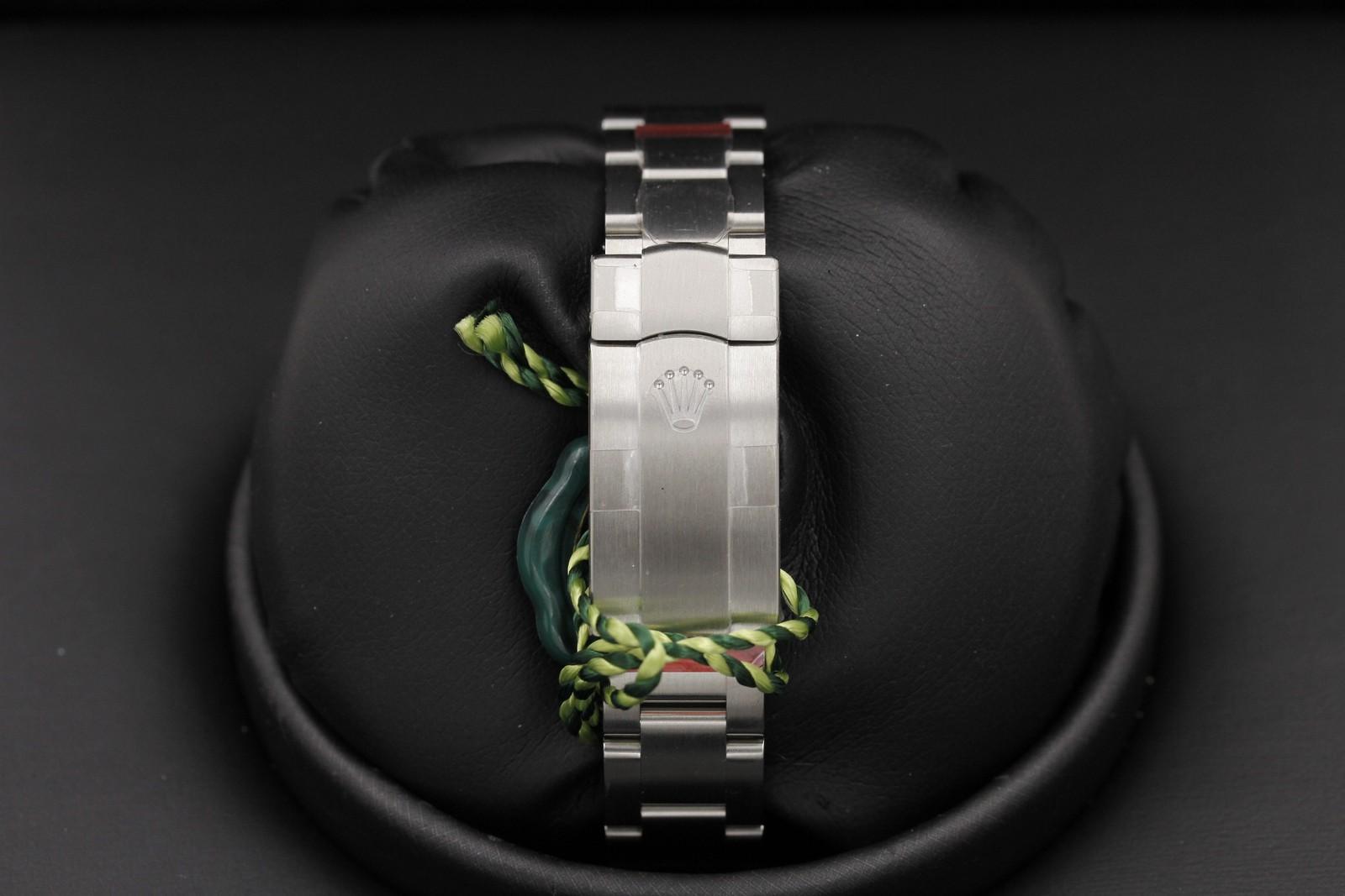 Watch Image 7
