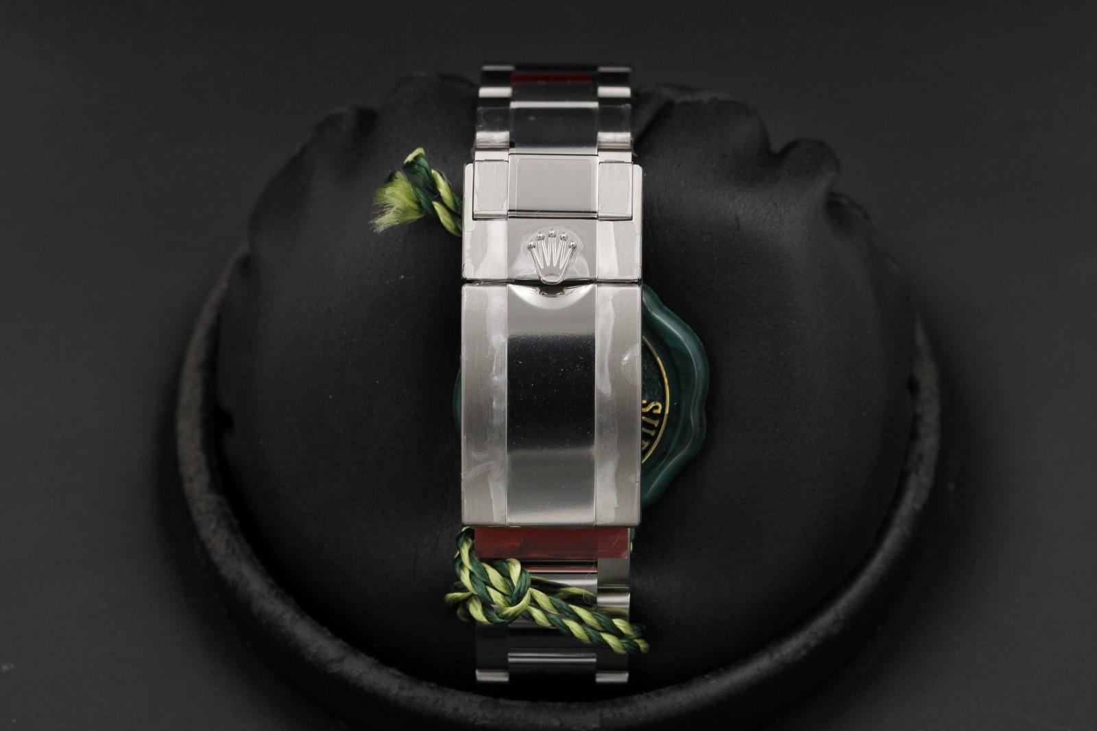 Watch Image 7