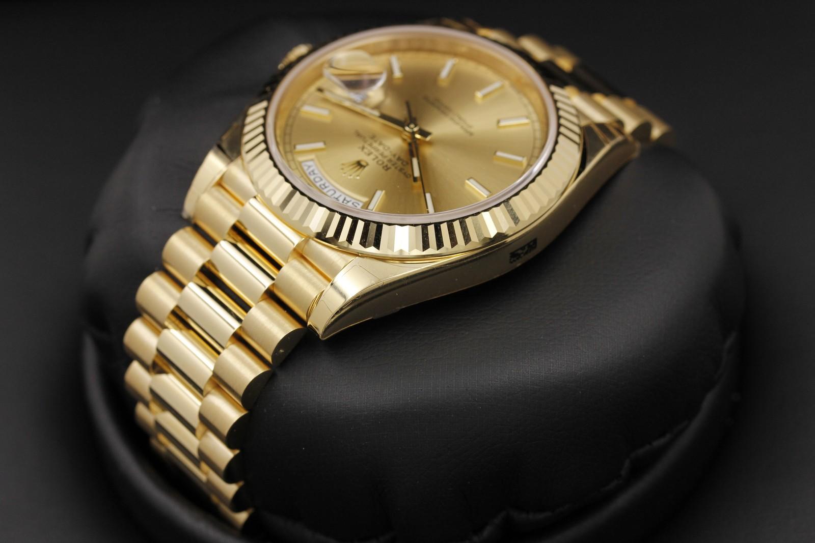 Watch Image 5