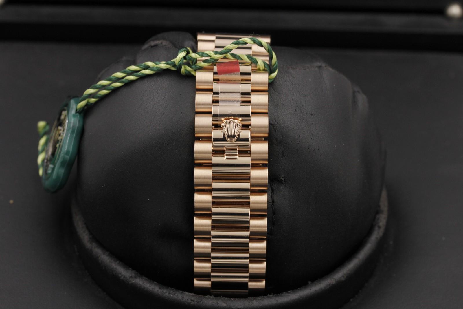Watch Image 7
