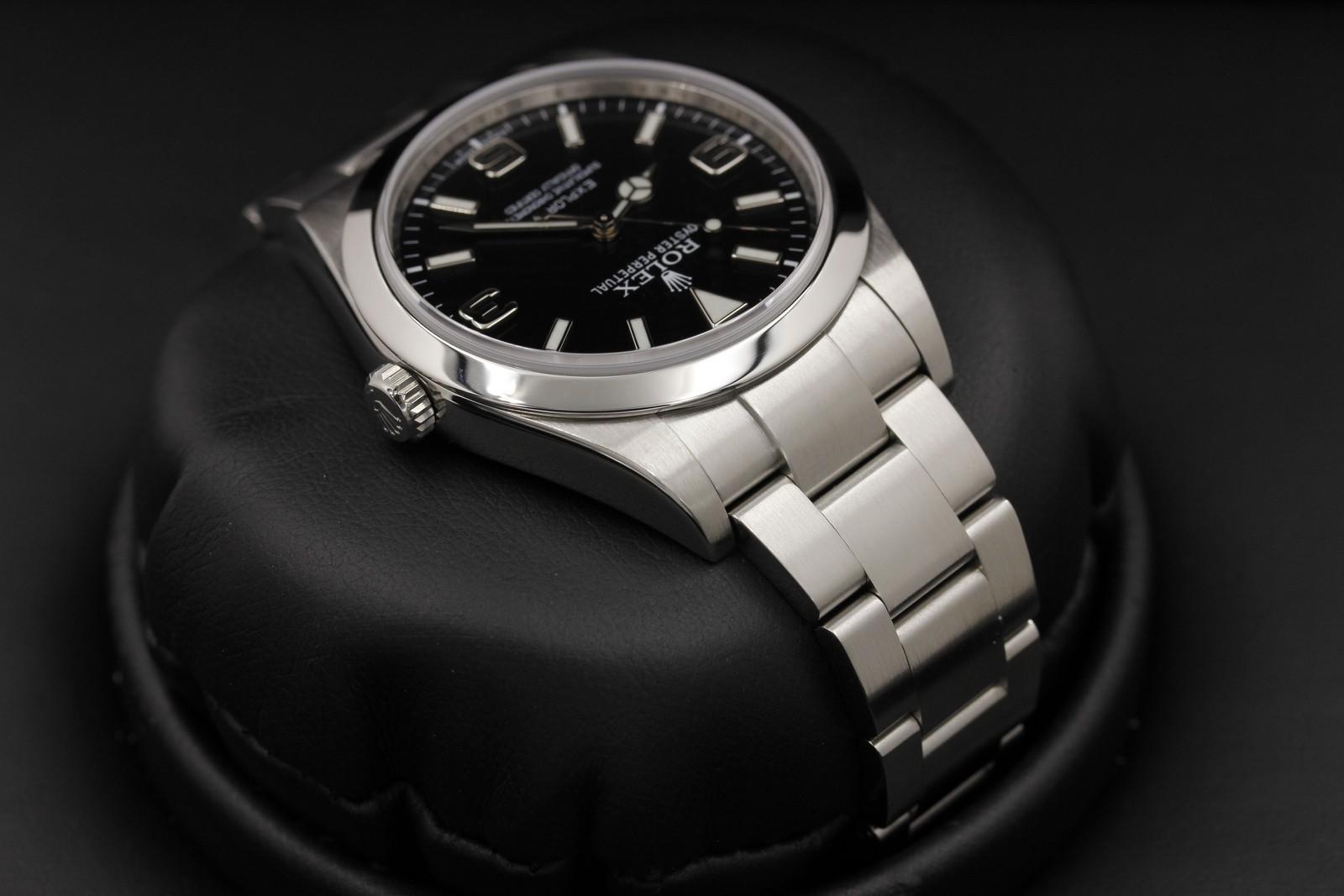 Watch Image 4