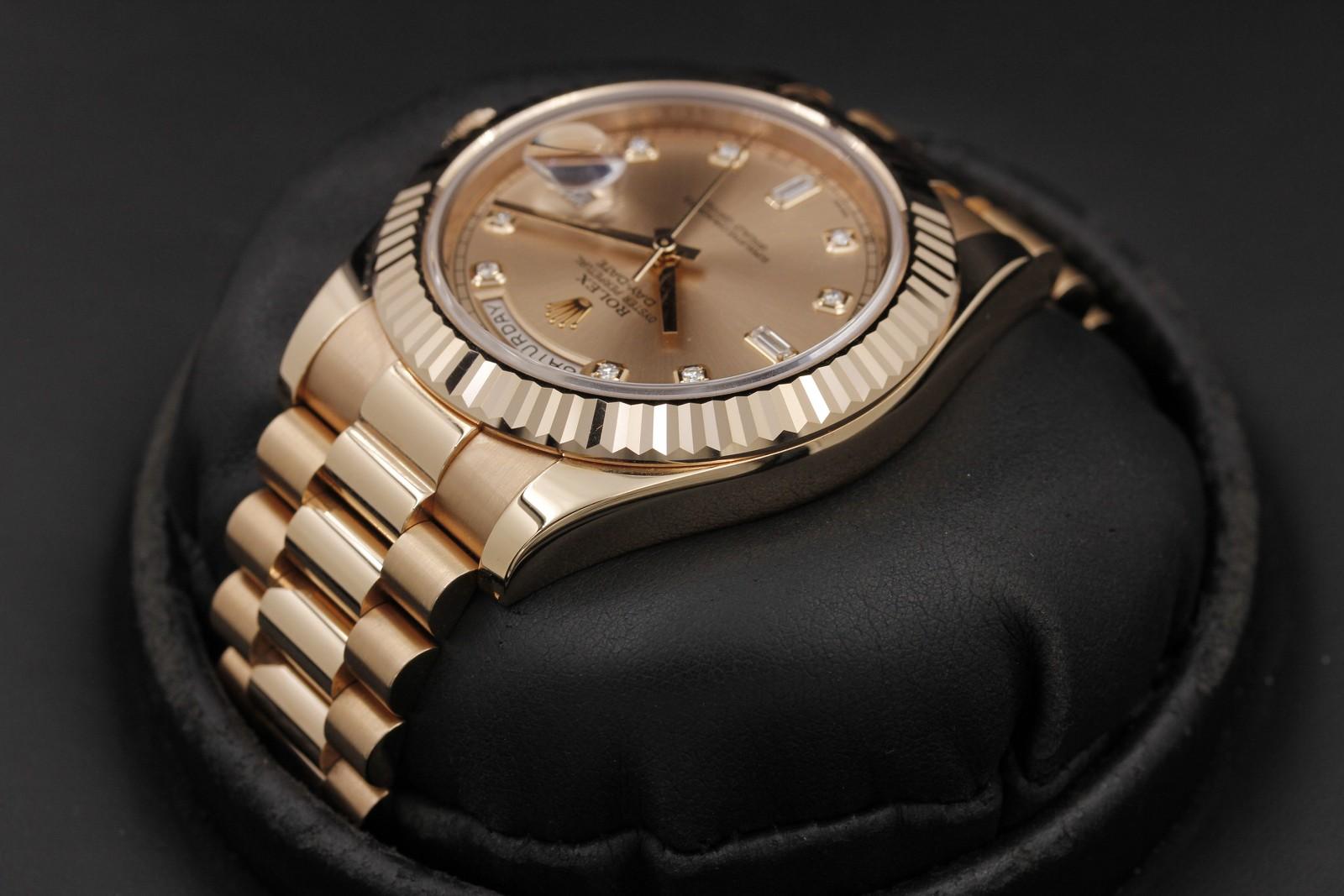 Watch Image 5