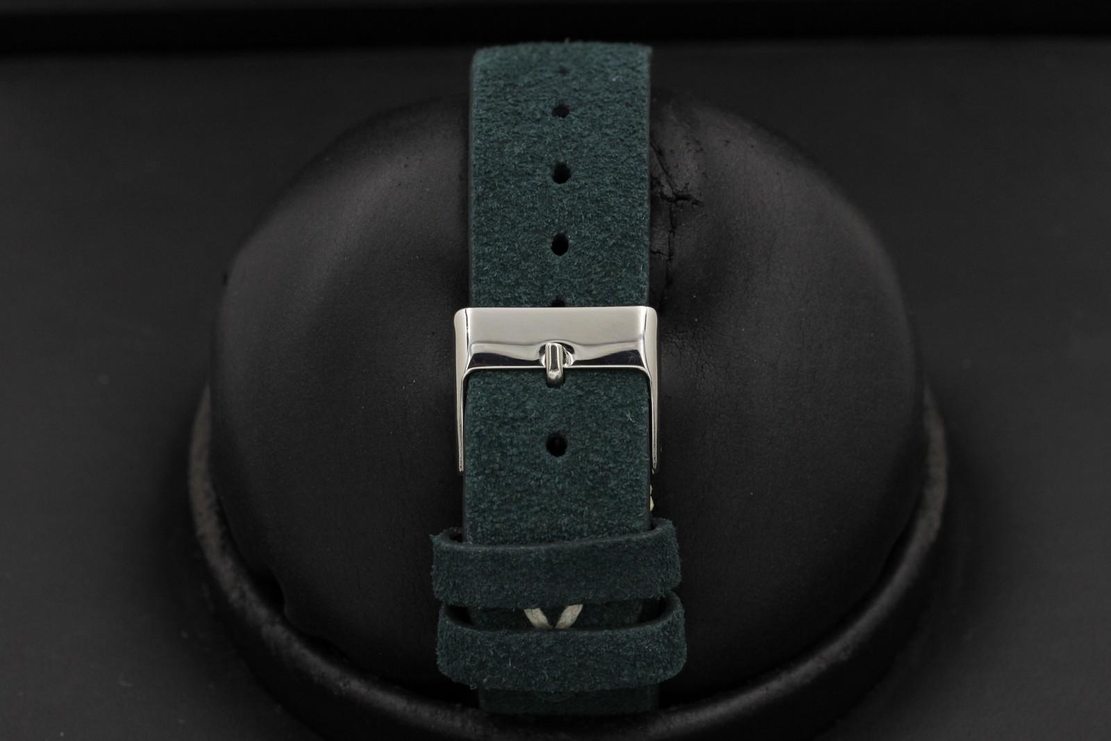 Watch Image 7