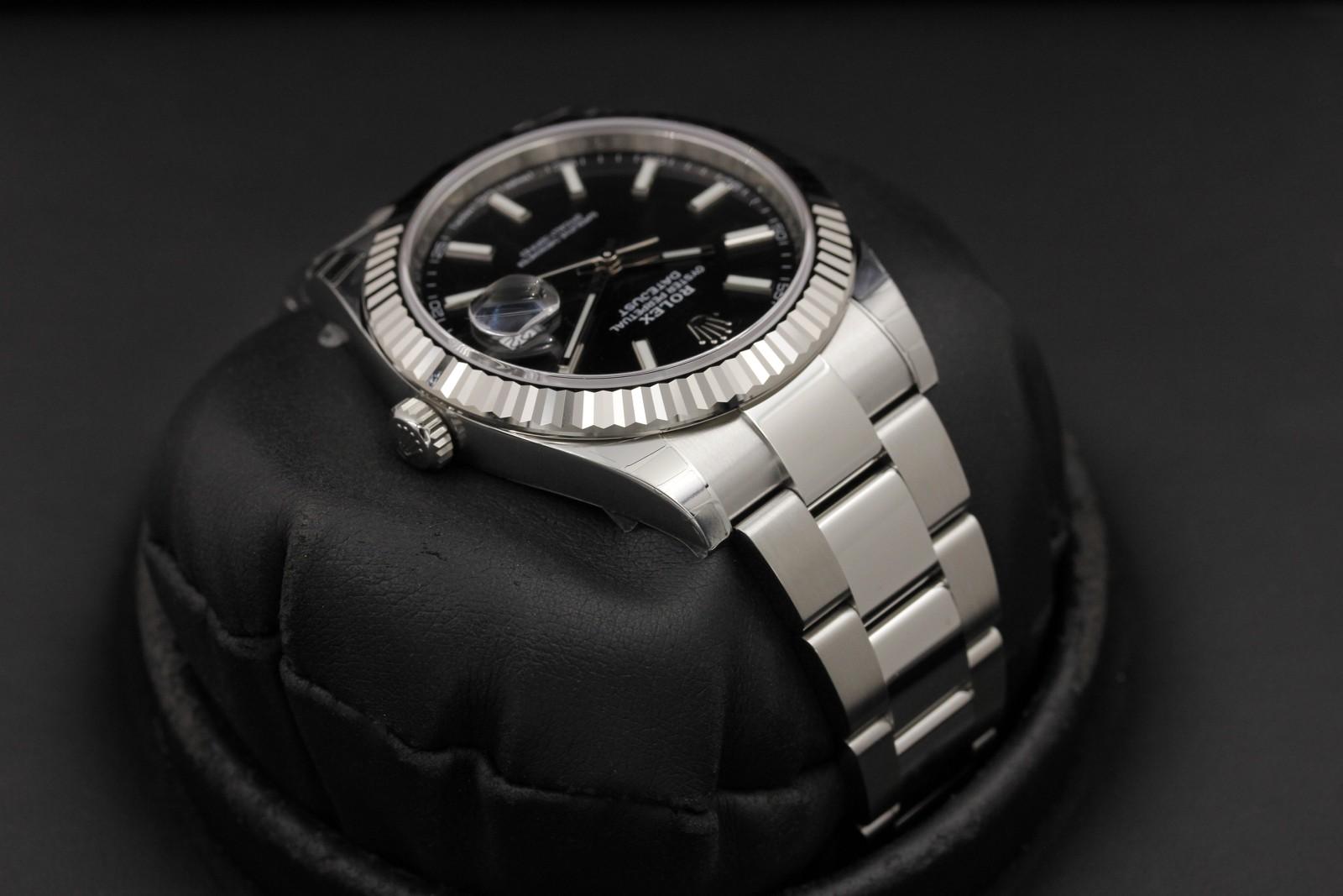 Watch Image 4