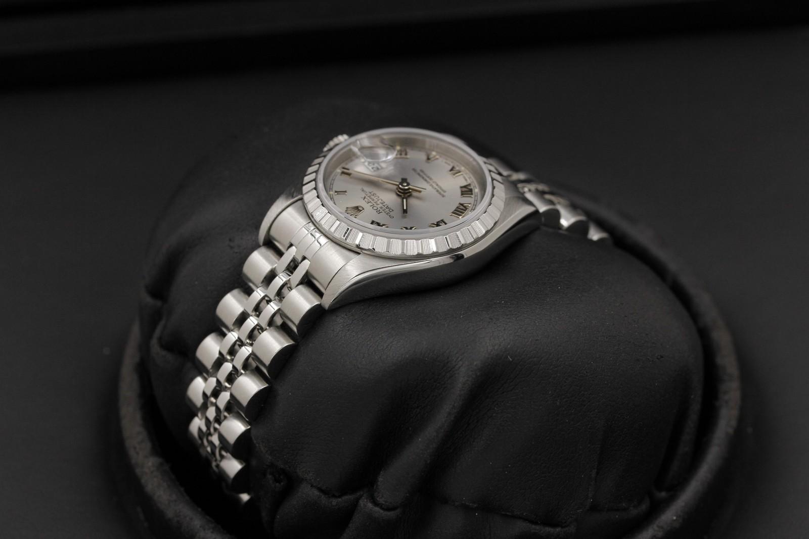 Watch Image 5