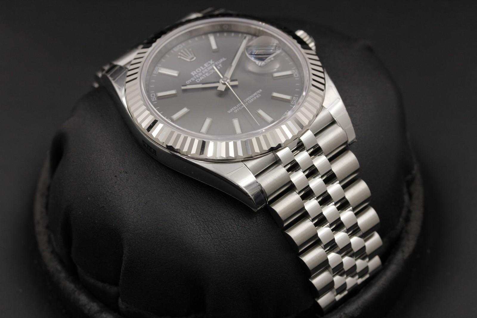 Watch Image 6