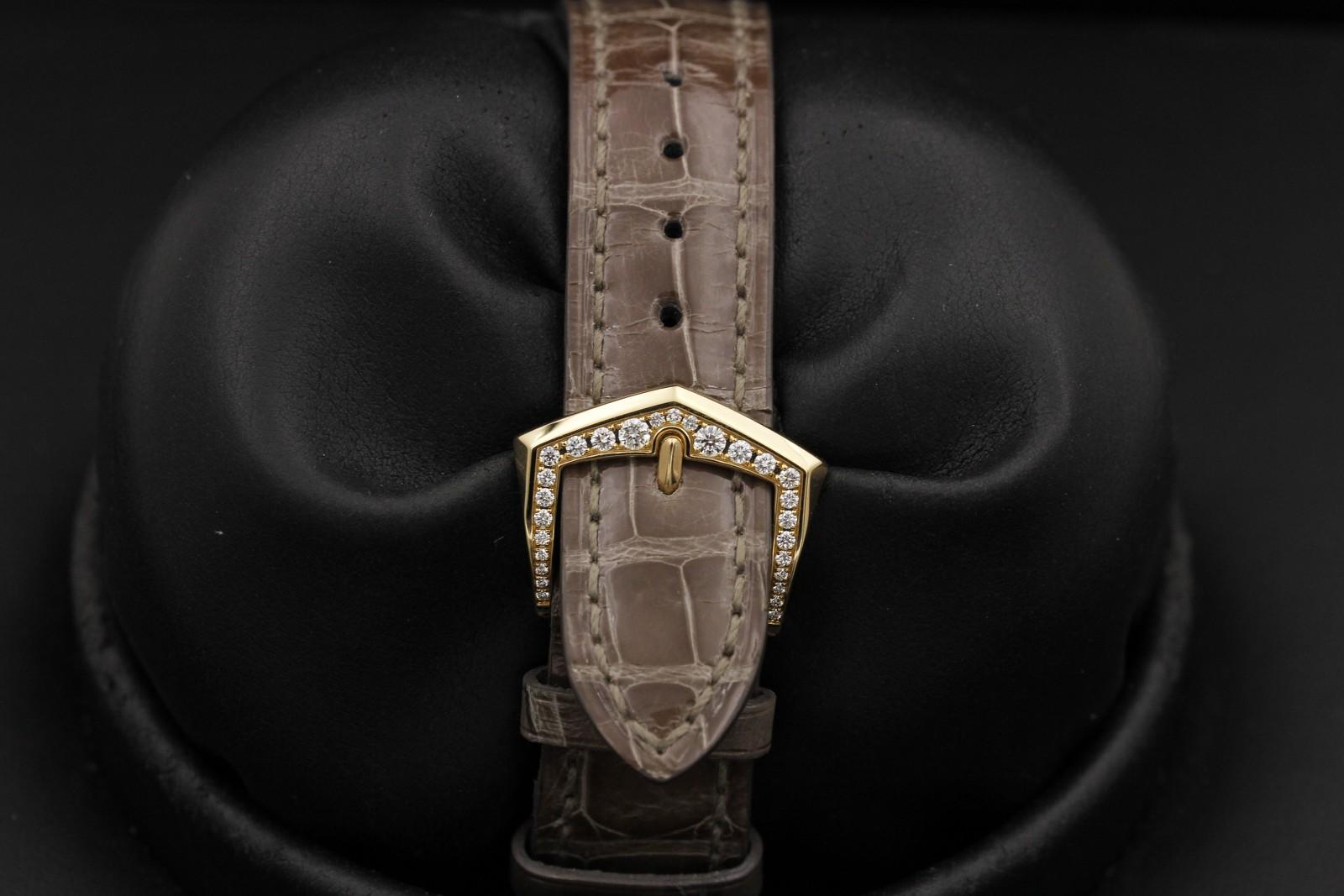 Watch Image 7