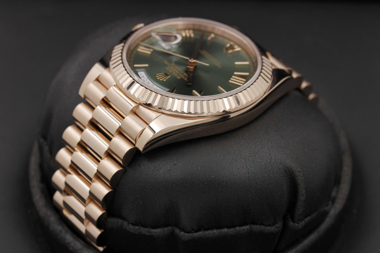 Watch Image 5