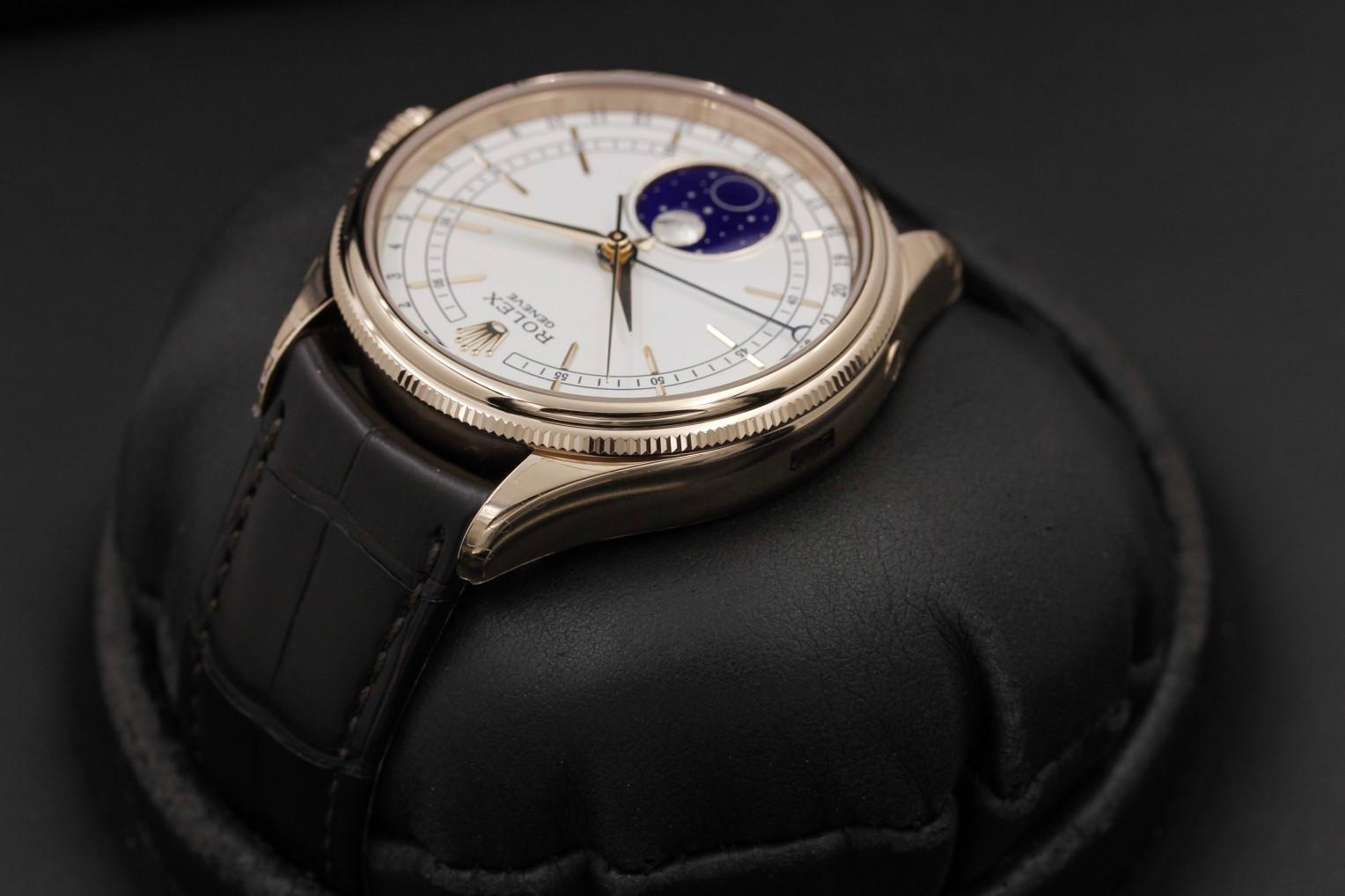 Watch Image 8