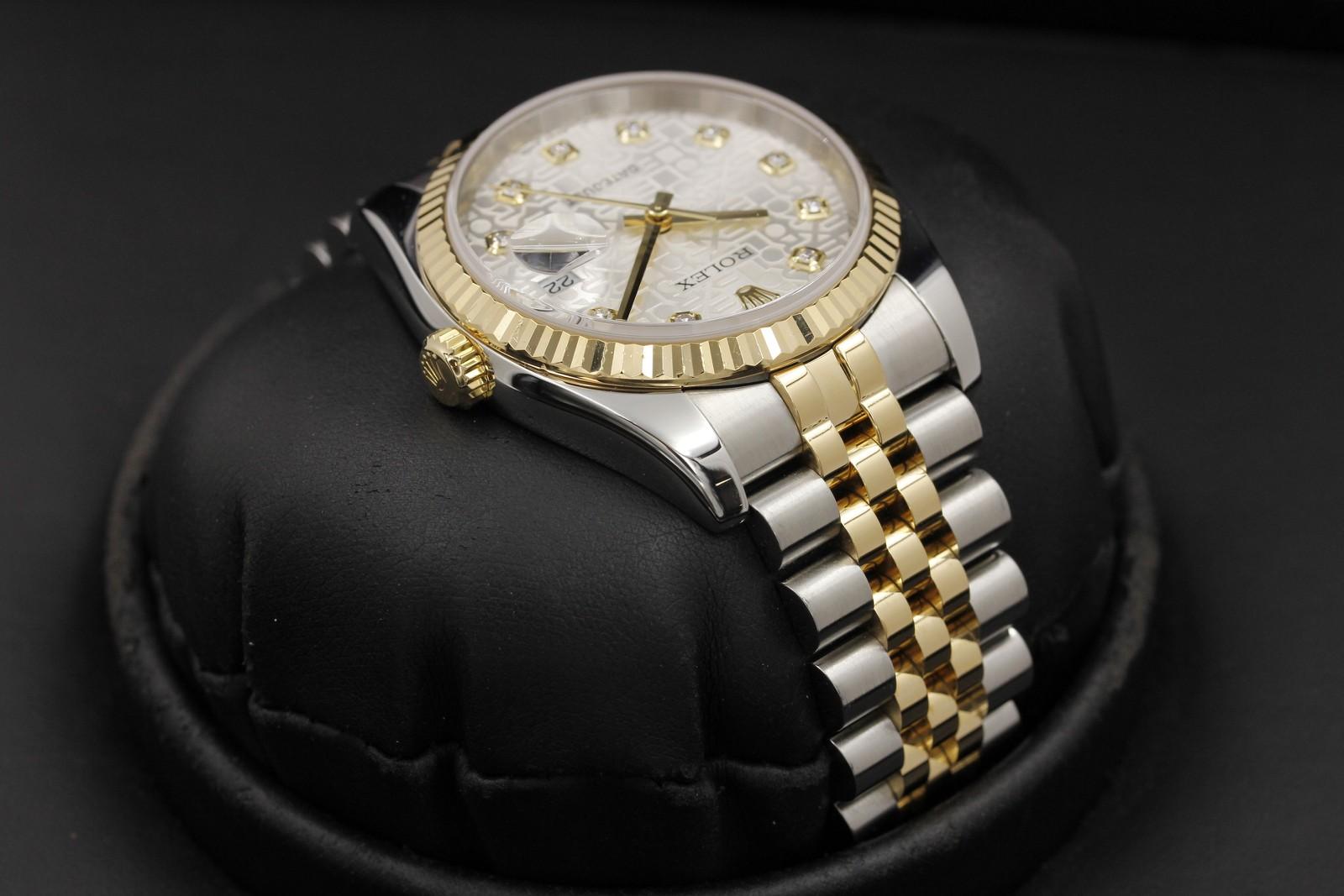 Watch Image 4