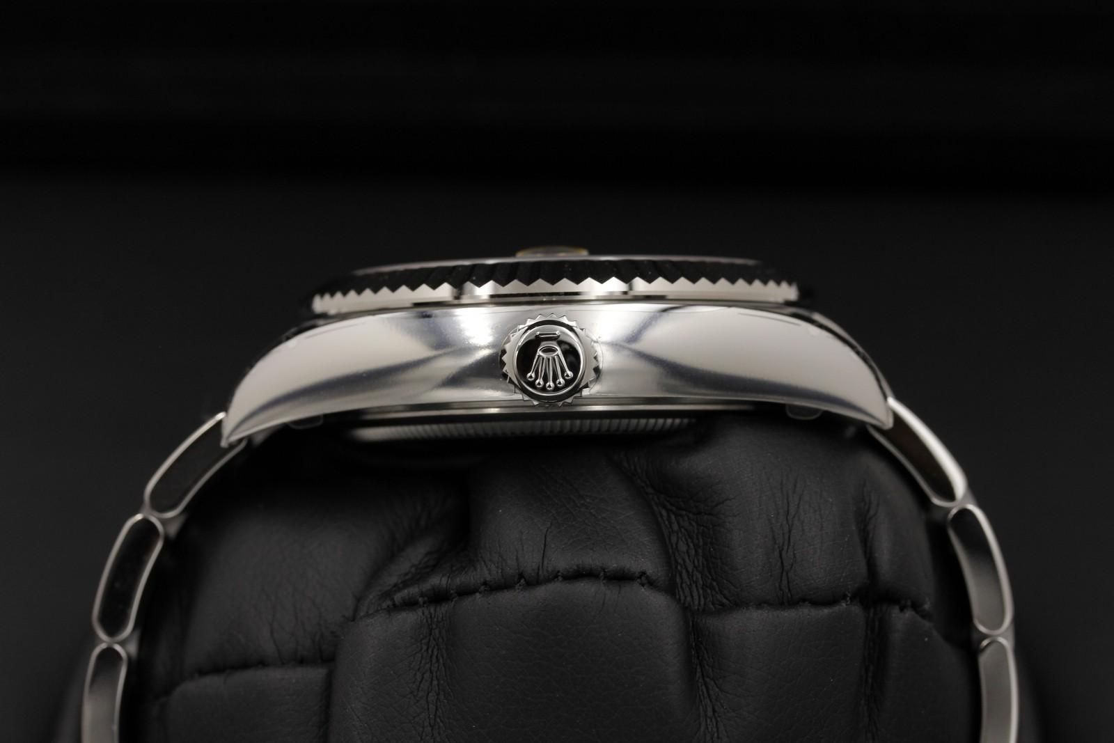 Watch Image 3