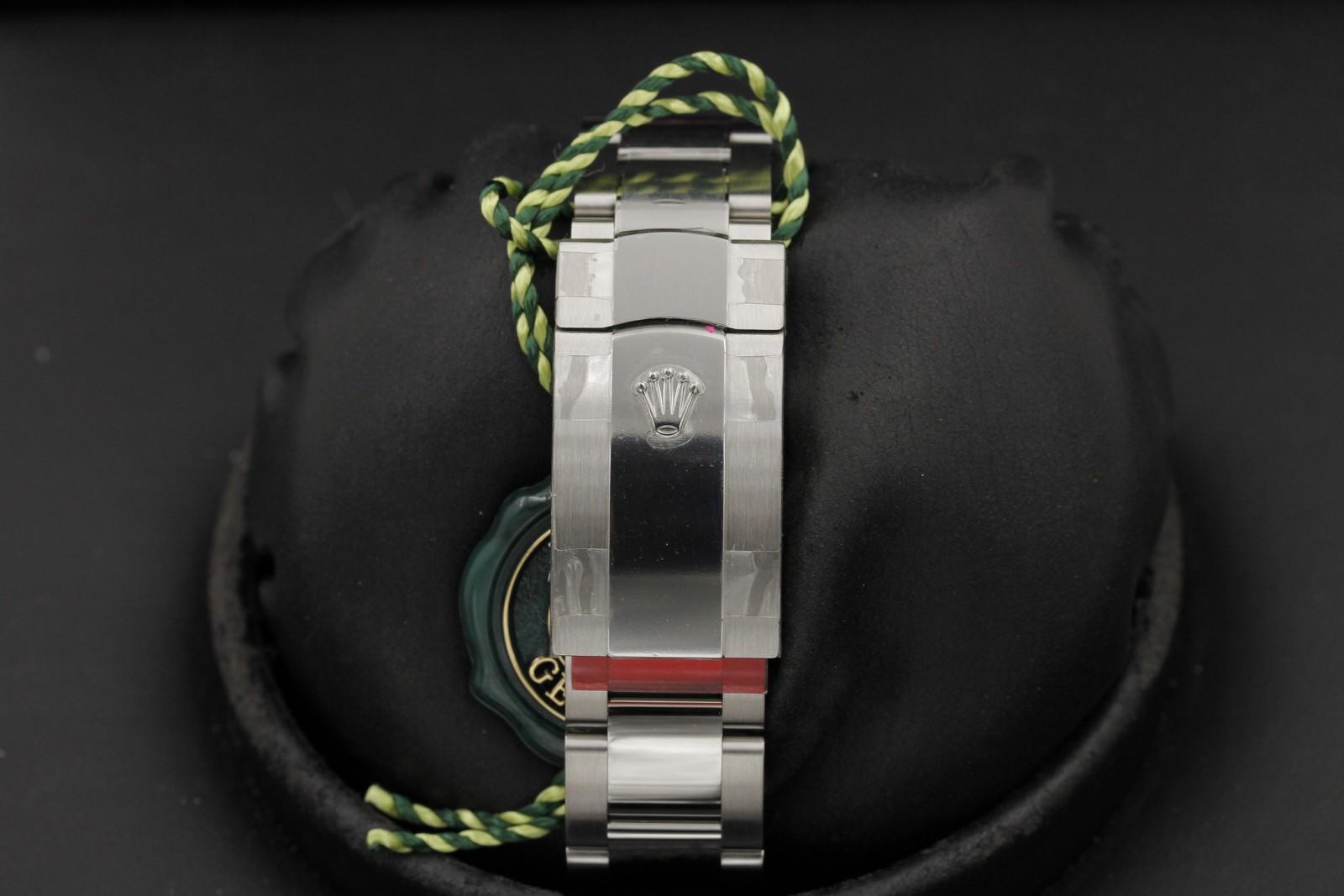 Watch Image 7