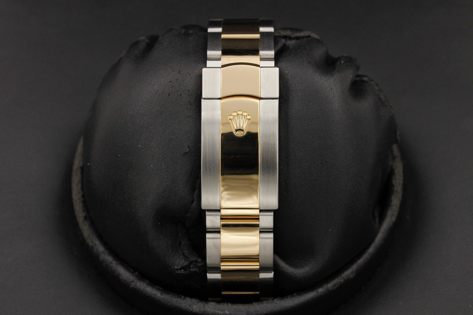 Watch Image 7