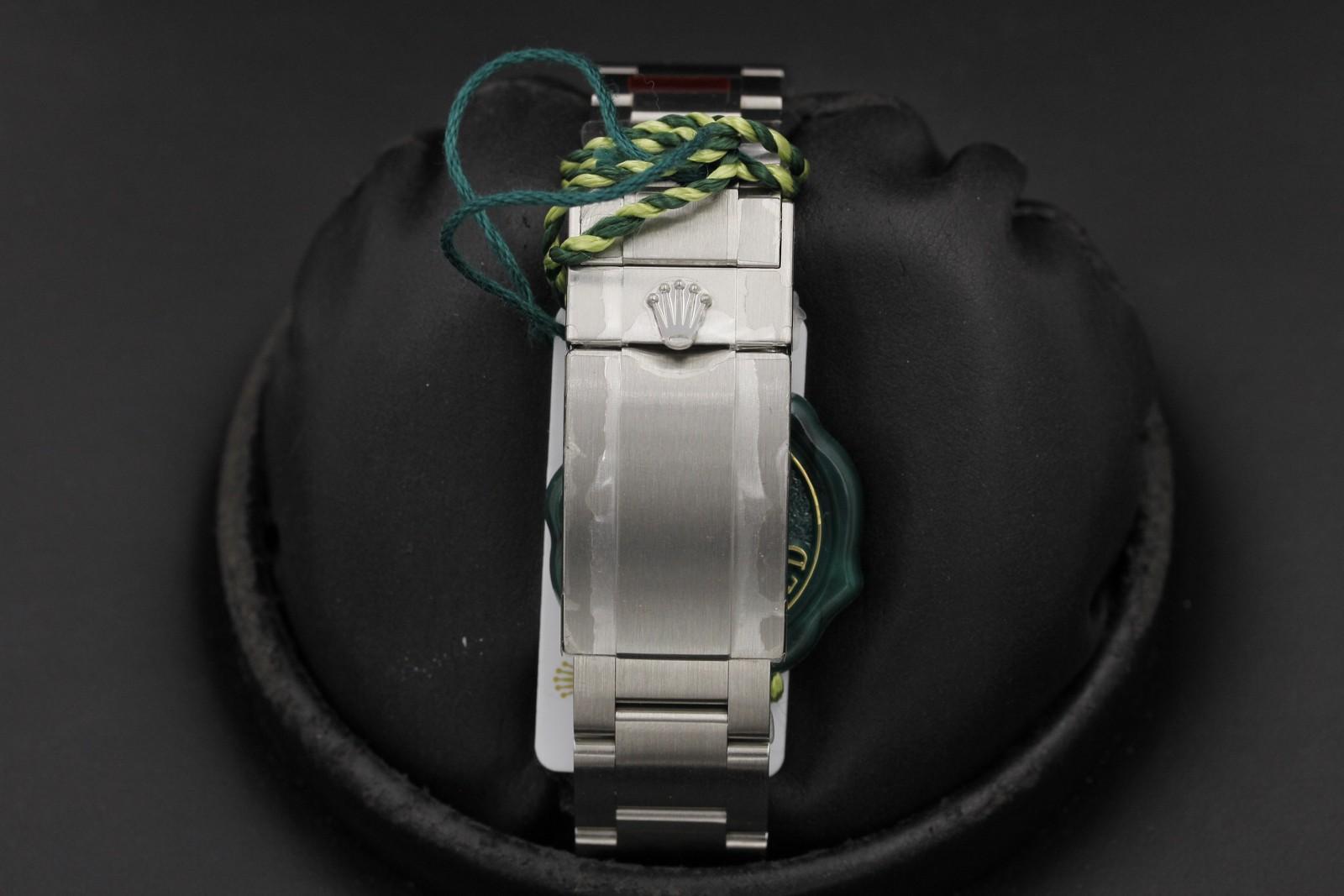 Watch Image 7