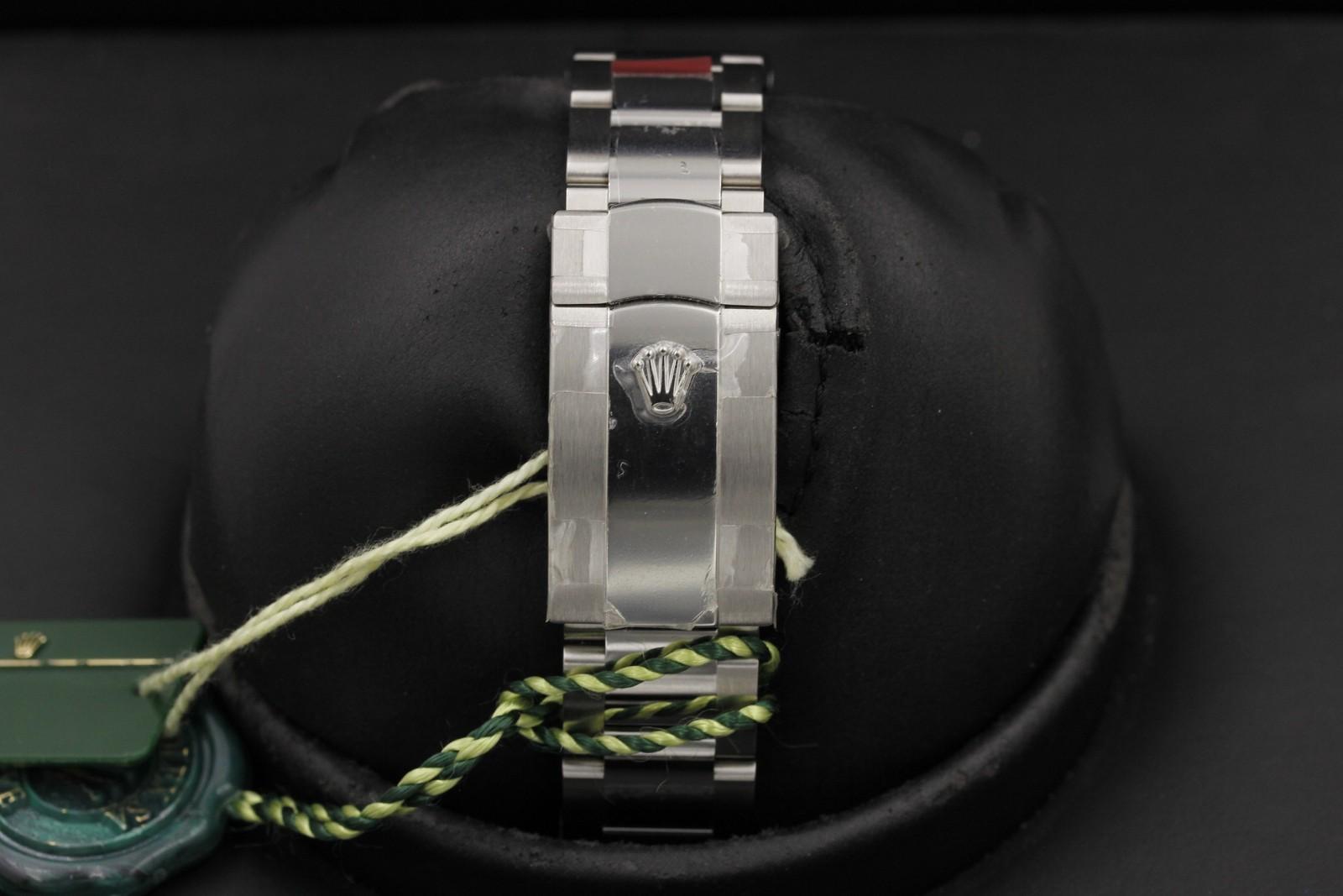 Watch Image 7