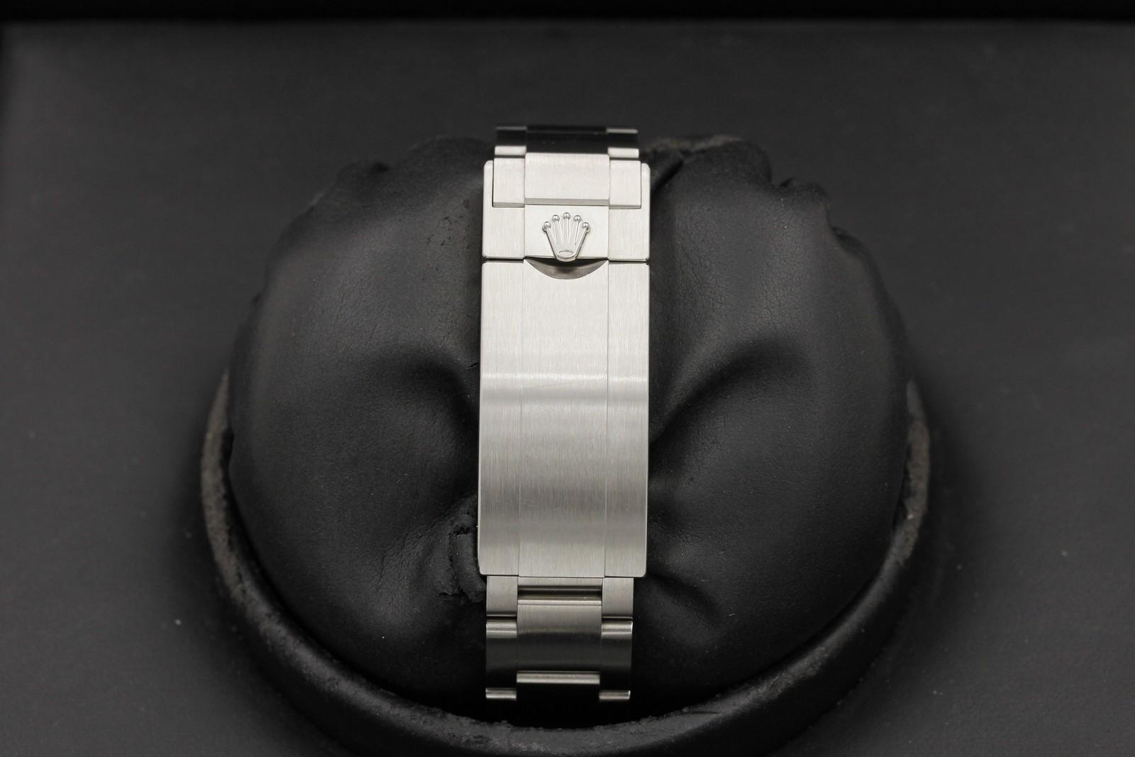 Watch Image 8