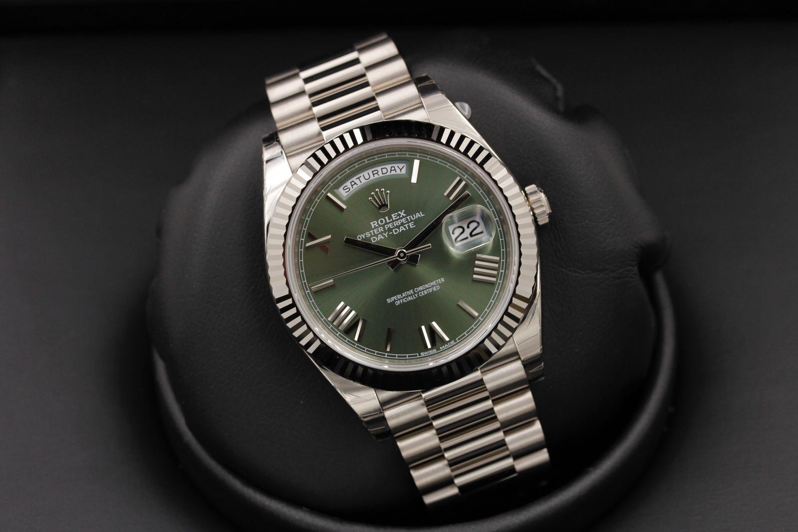 Watch Image 9
