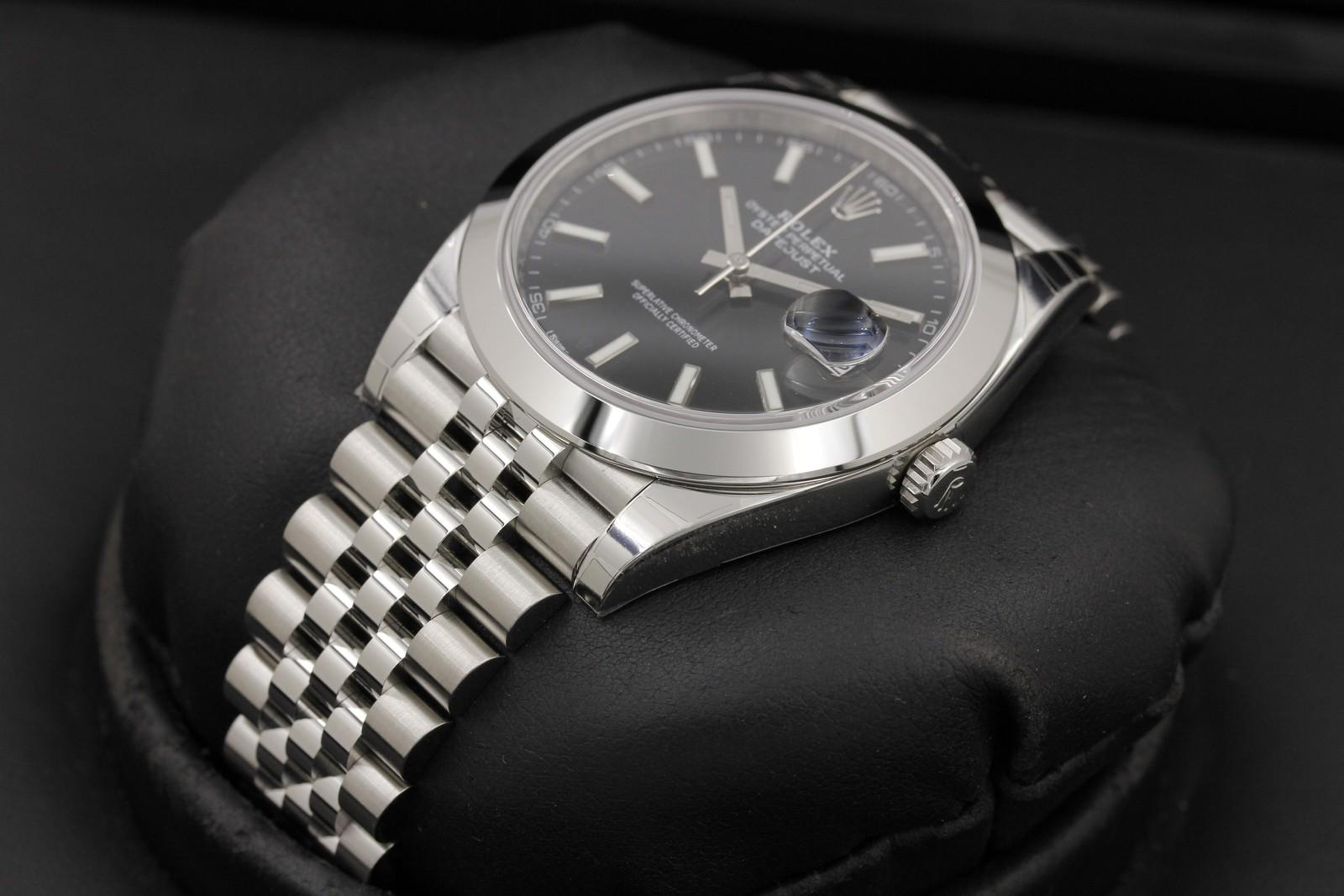 Watch Image 2