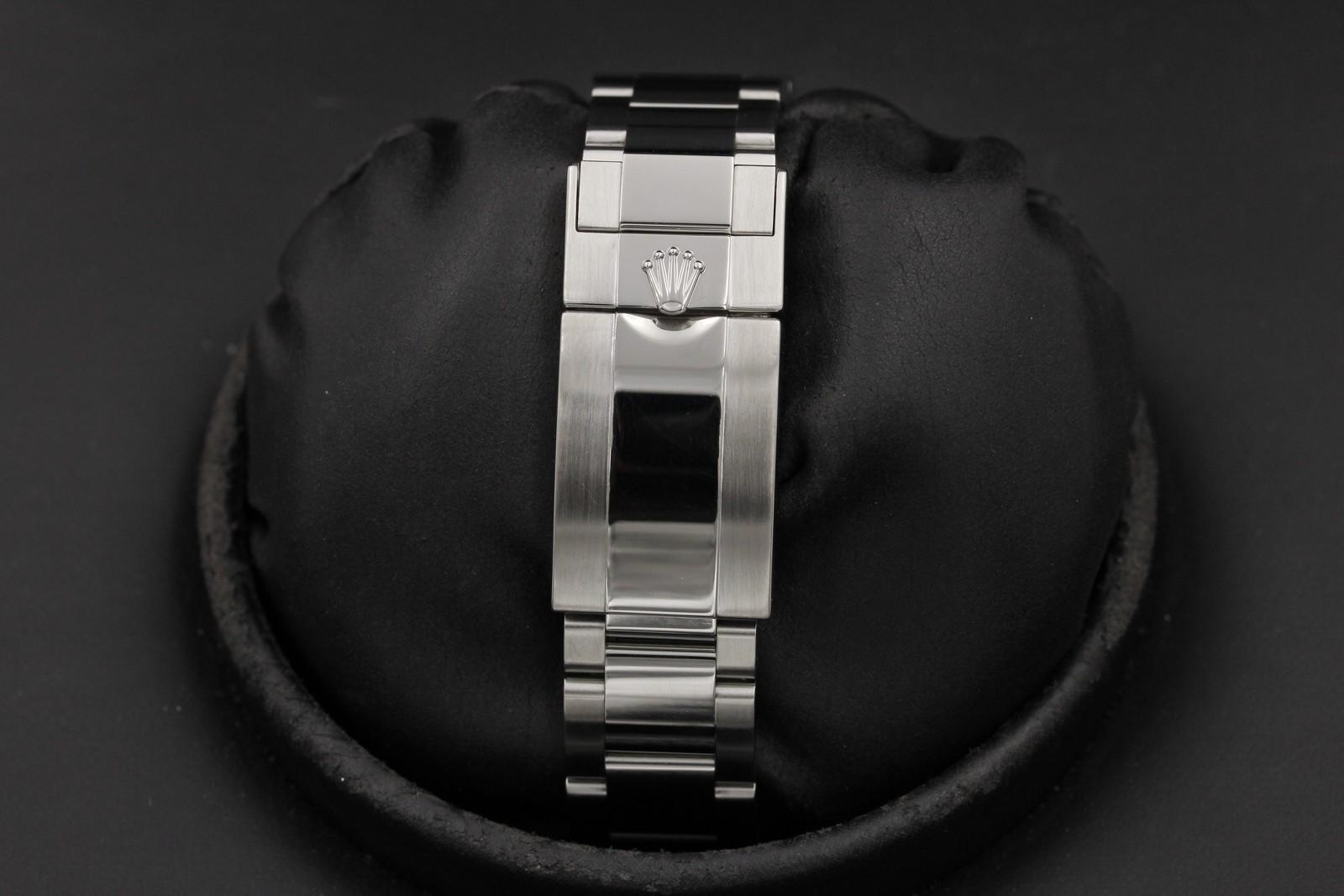 Watch Image 7