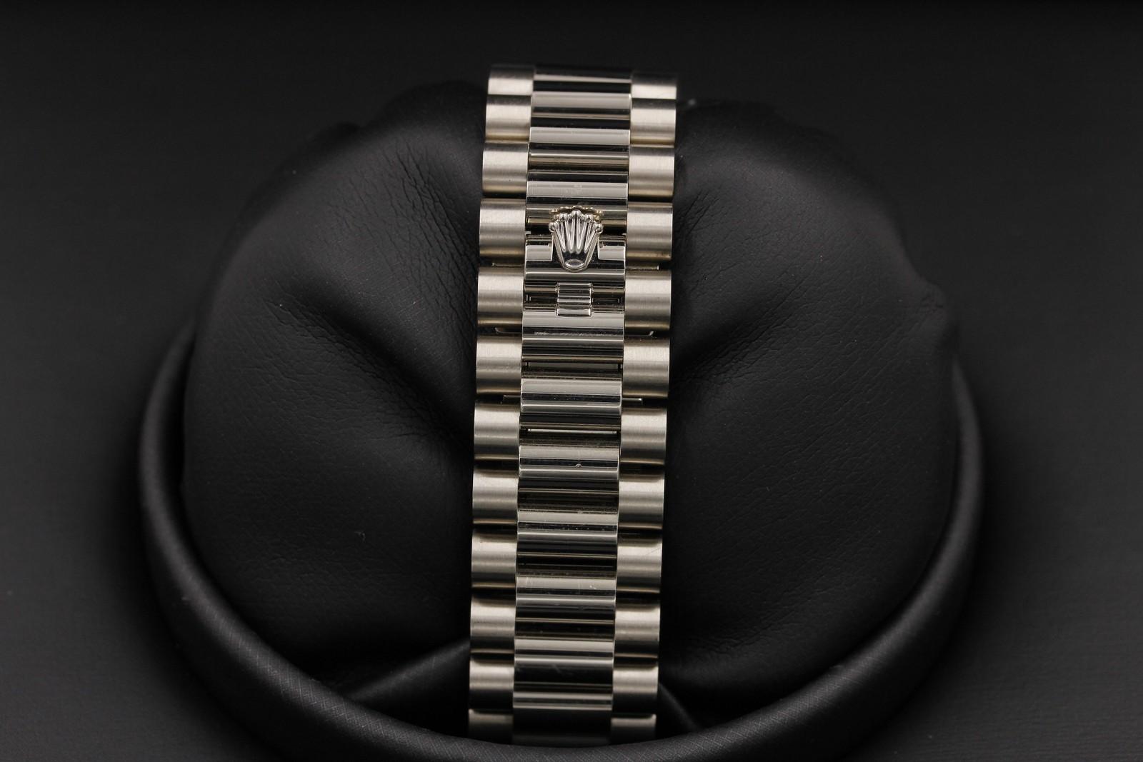 Watch Image 7