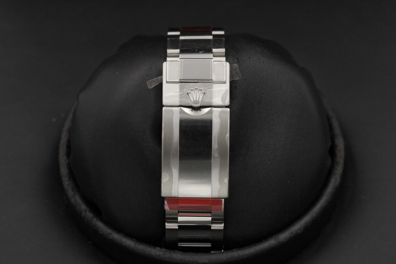 Watch Image 7