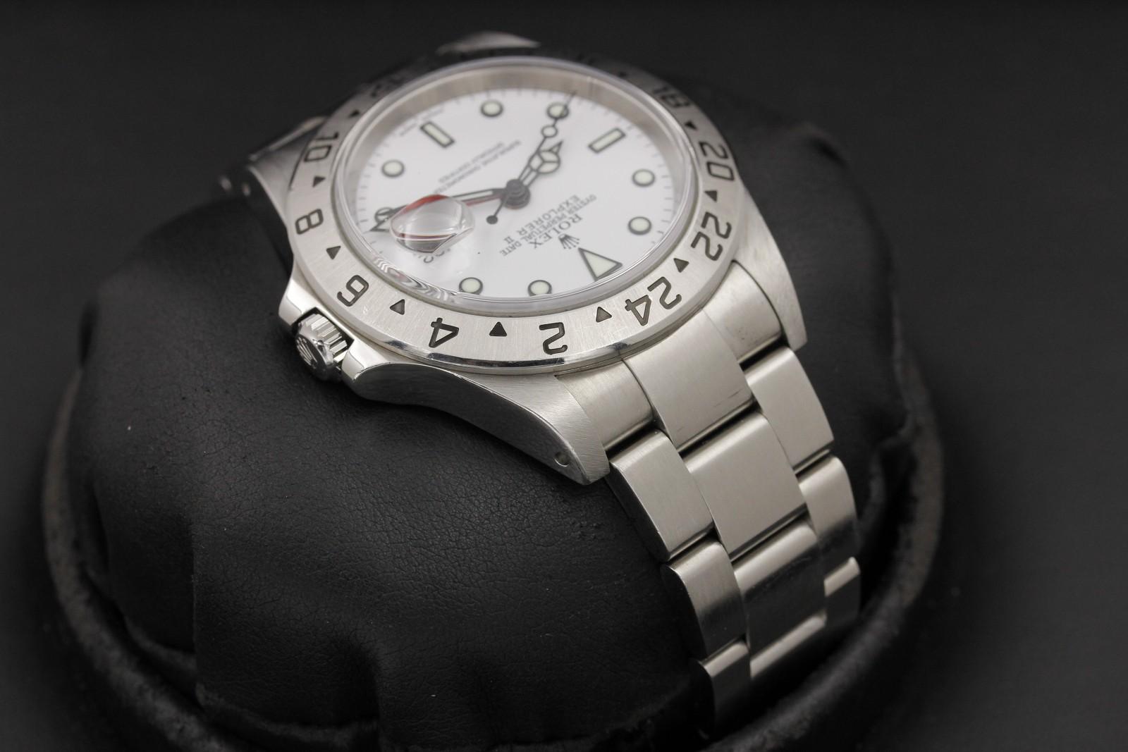Watch Image 4