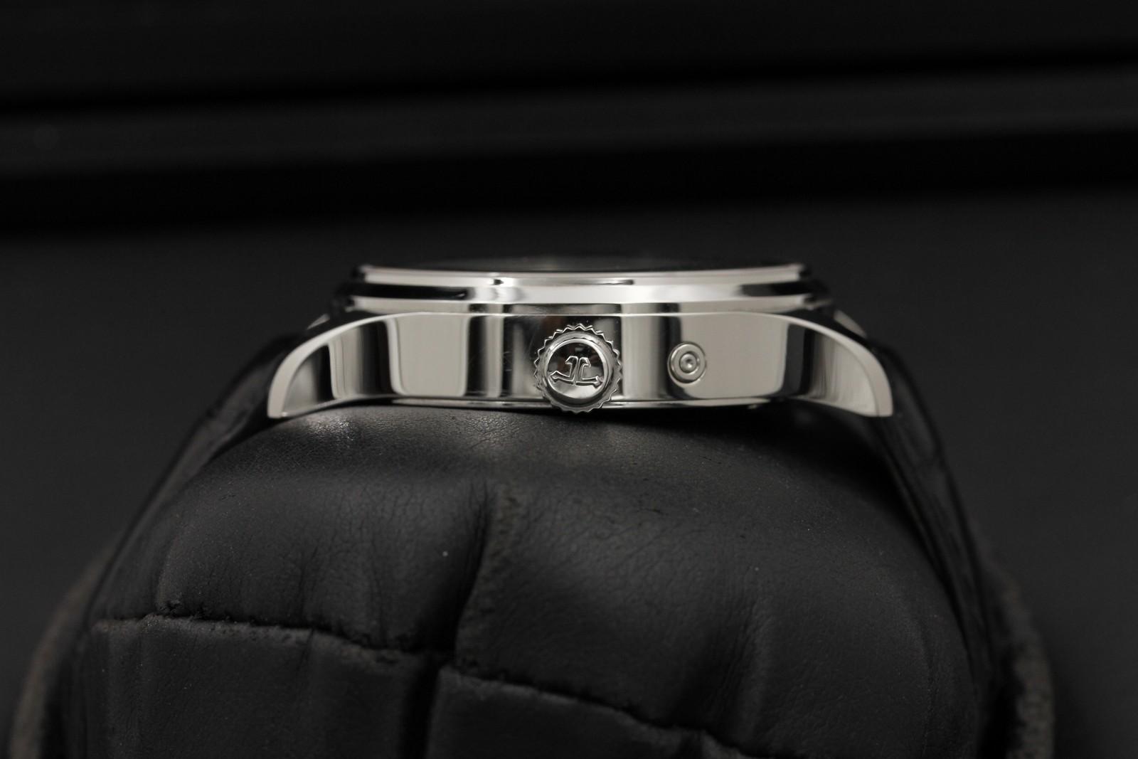 Watch Image 3