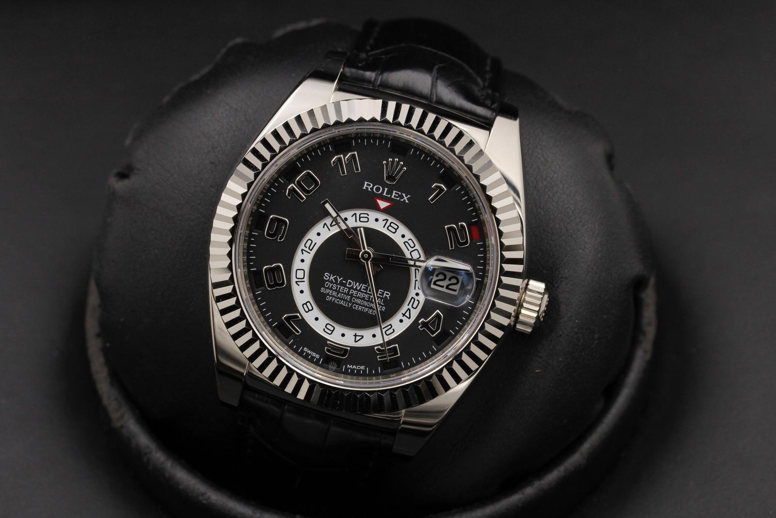 Watch Image 8
