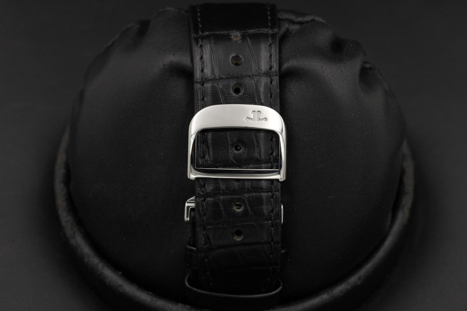 Watch Image 7
