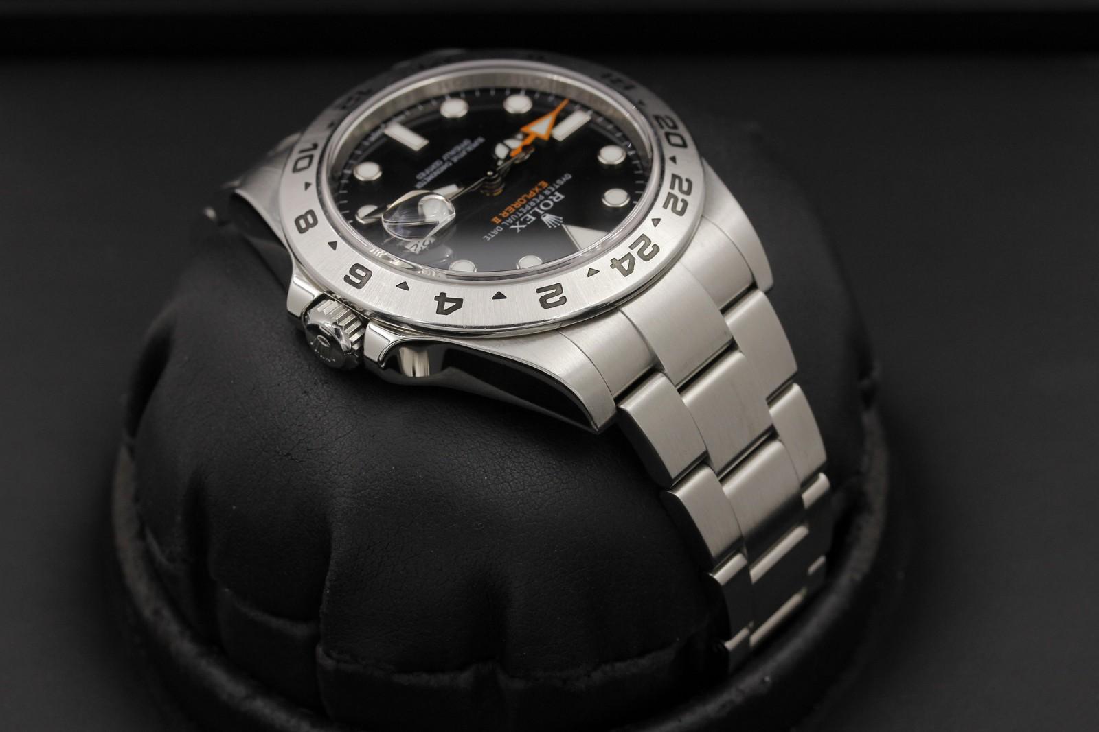 Watch Image 4