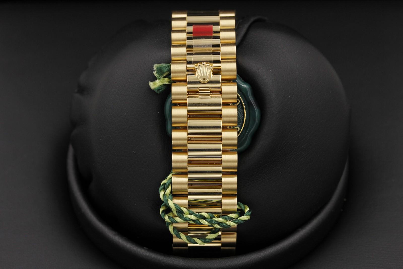 Watch Image 7
