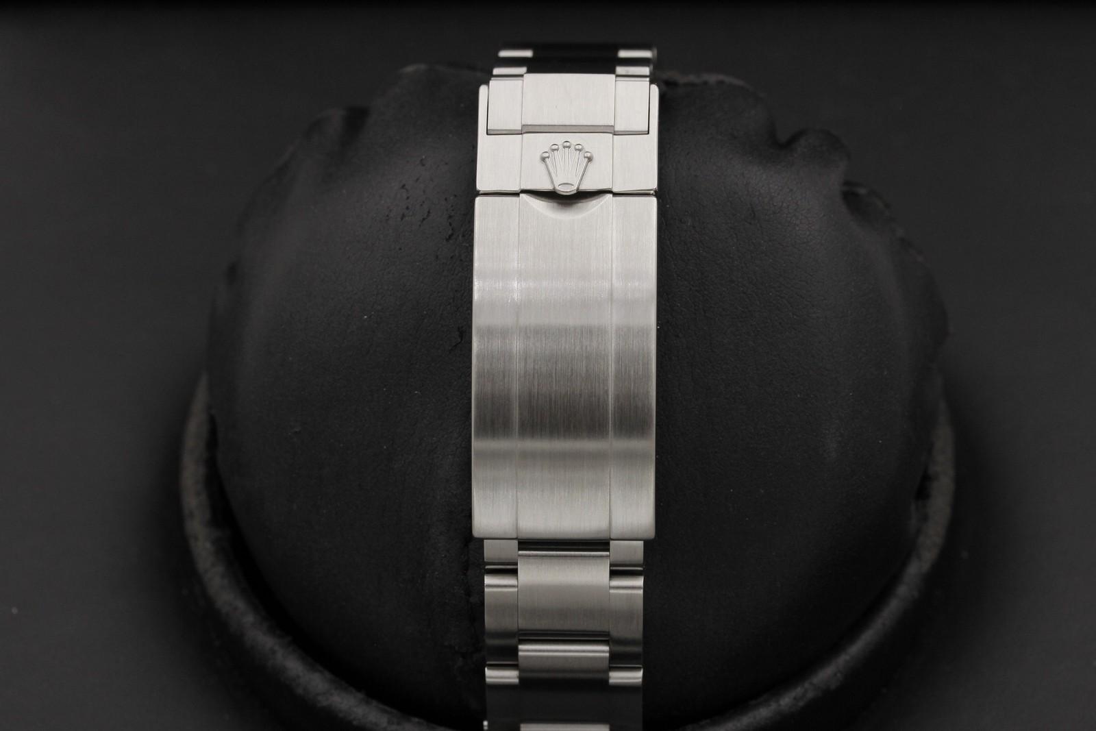 Watch Image 7