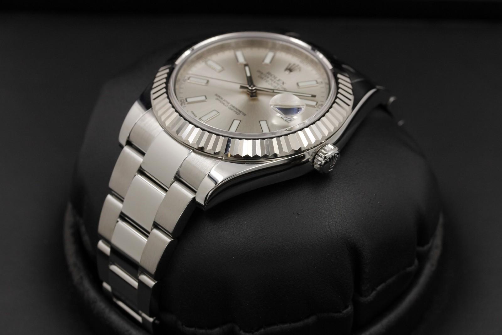 Watch Image 2