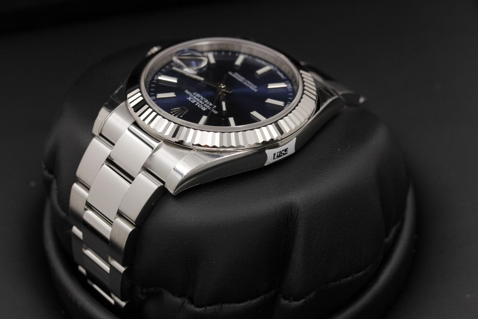 Watch Image 5
