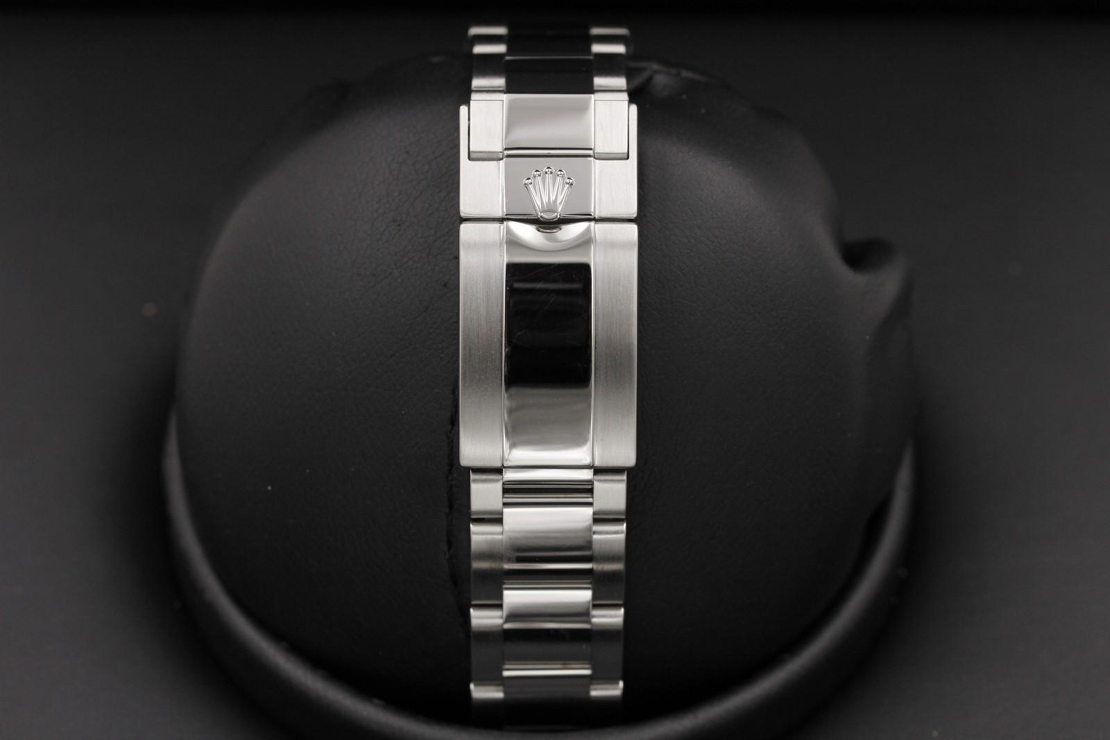 Watch Image 7