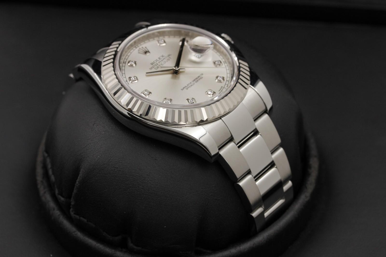 Watch Image 6