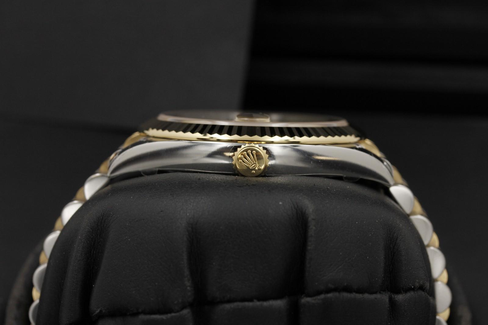 Watch Image 3