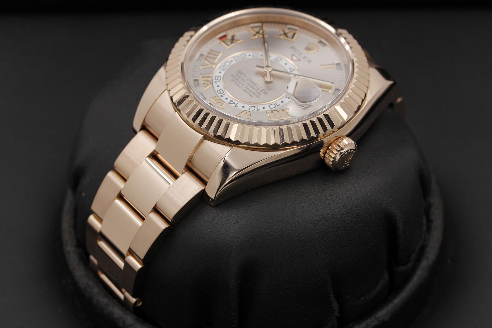 Watch Image 2