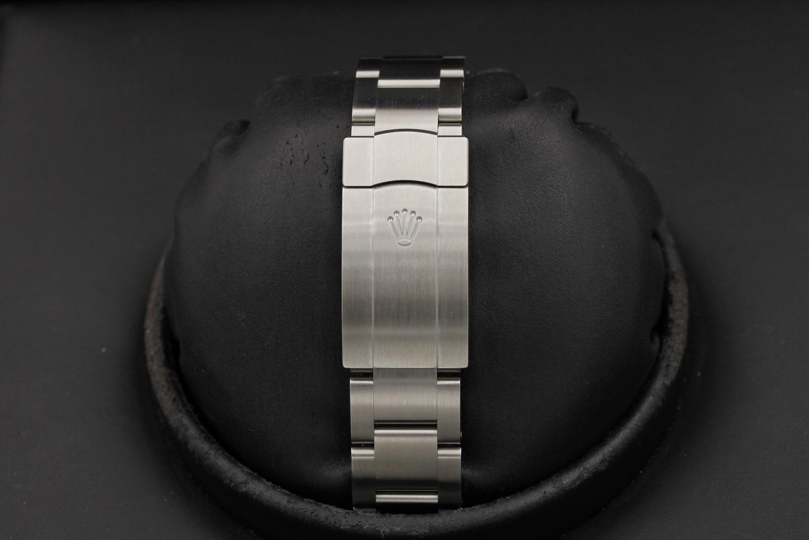 Watch Image 7